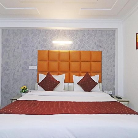 Hotel Clink New Delhi Airport Exterior foto