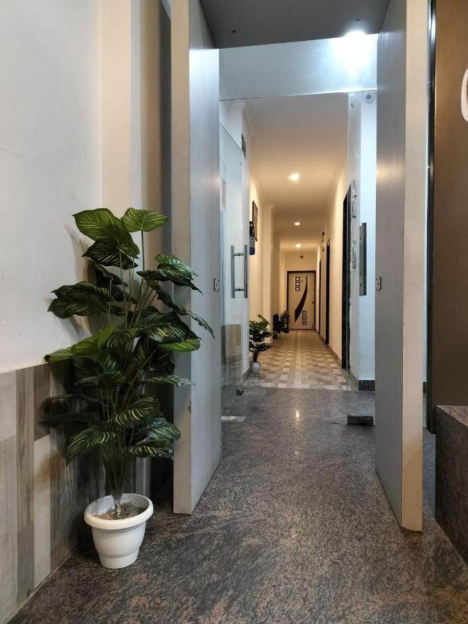 Hotel Clink New Delhi Airport Exterior foto