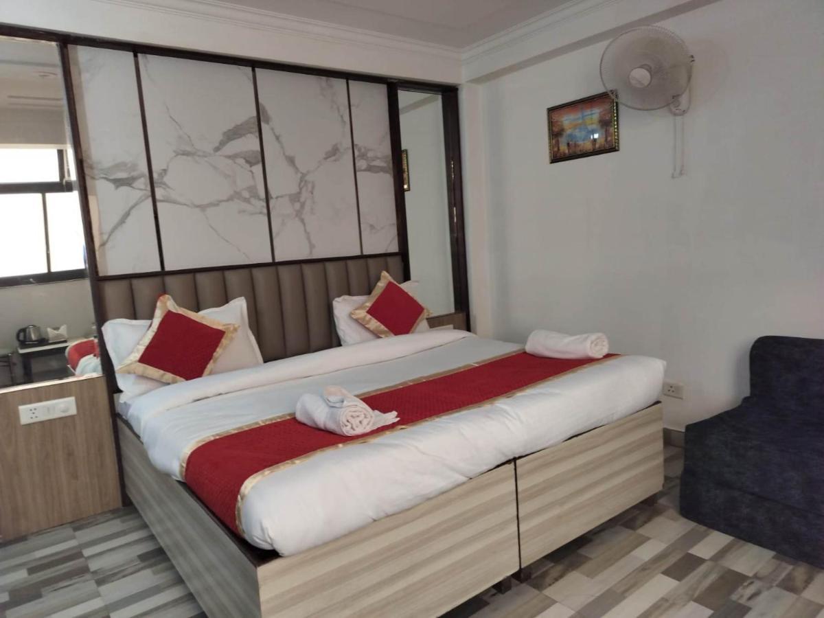 Hotel Clink New Delhi Airport Exterior foto